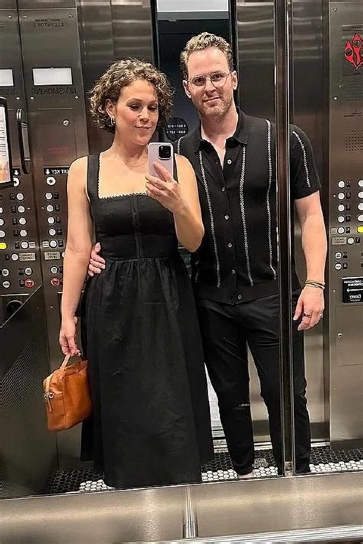 Bio Erin Krakow