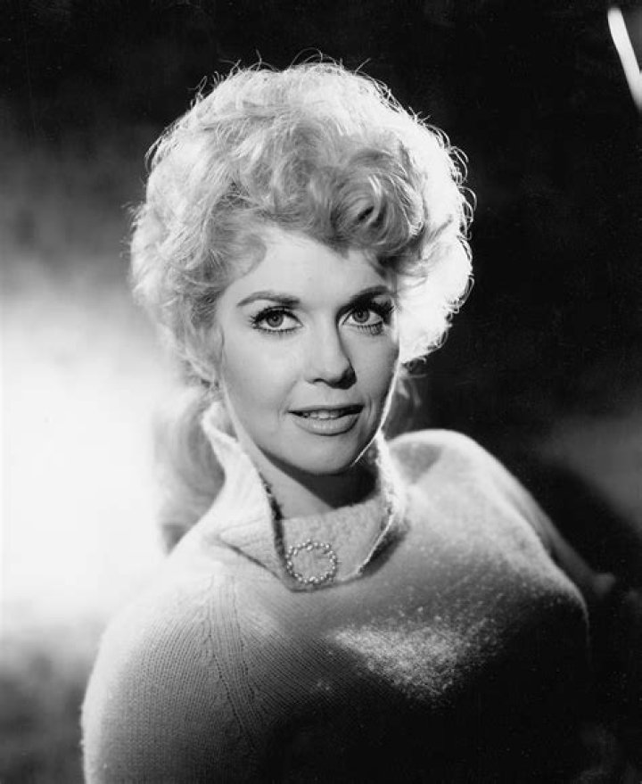 Bio On Donna Douglas