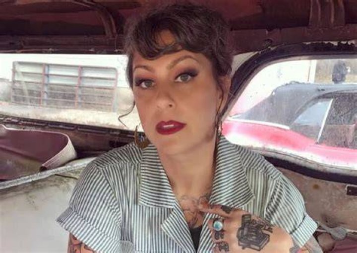Danielle Off American Pickers