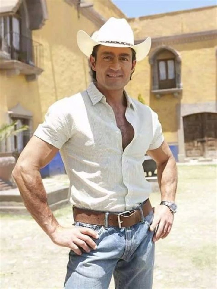 Famous Mexican Male Actors