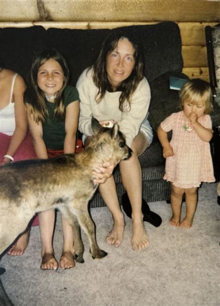 How Old Are Dr. Oakley's Daughters