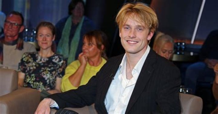 Is Louis Hofmann Married? The Love Life Of The German Actor