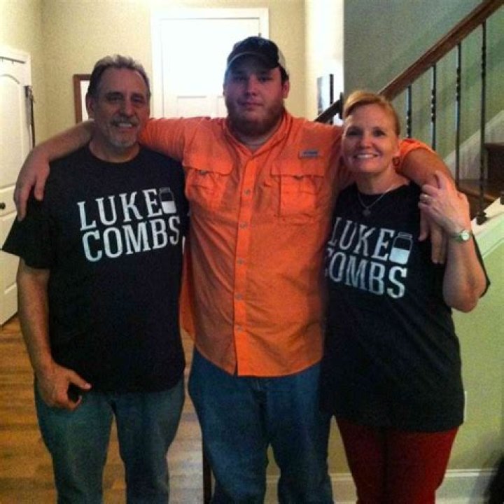 Is Luke Combs A Brother? All The Facts About Luke Combs Sibling