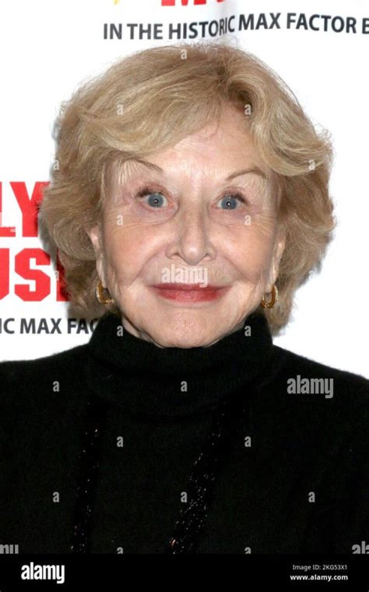 Is Michael Learned Still Alive