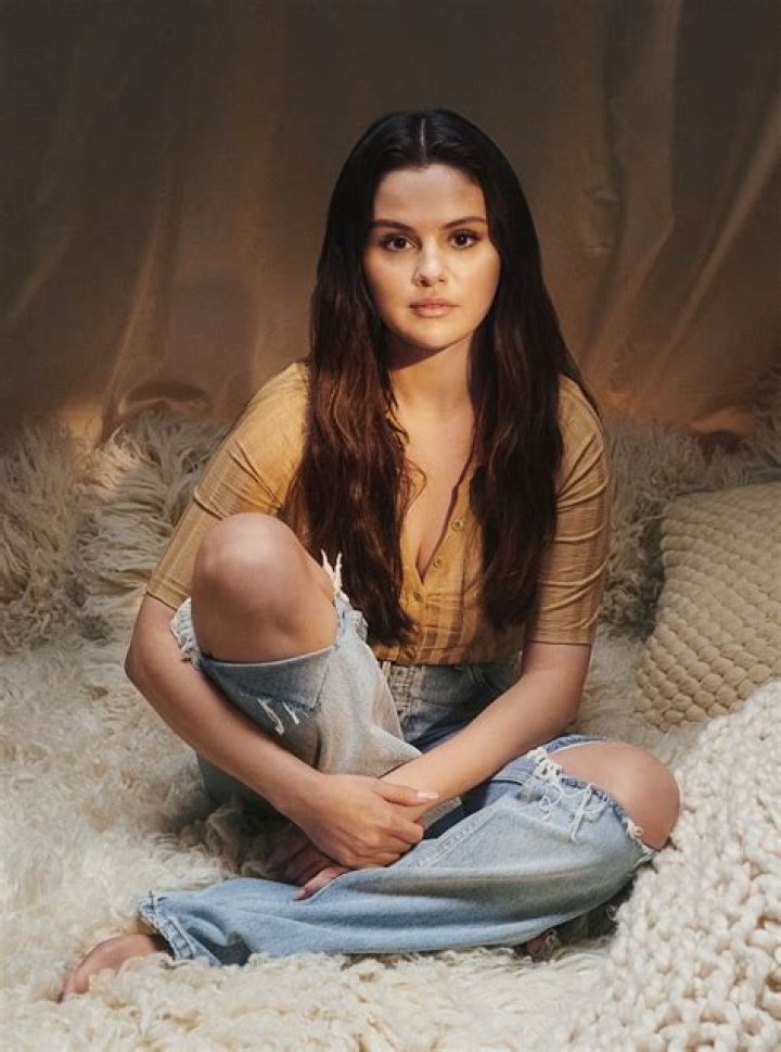 Is Selena Gomez Reportedly Expecting: Uncovering The Truth