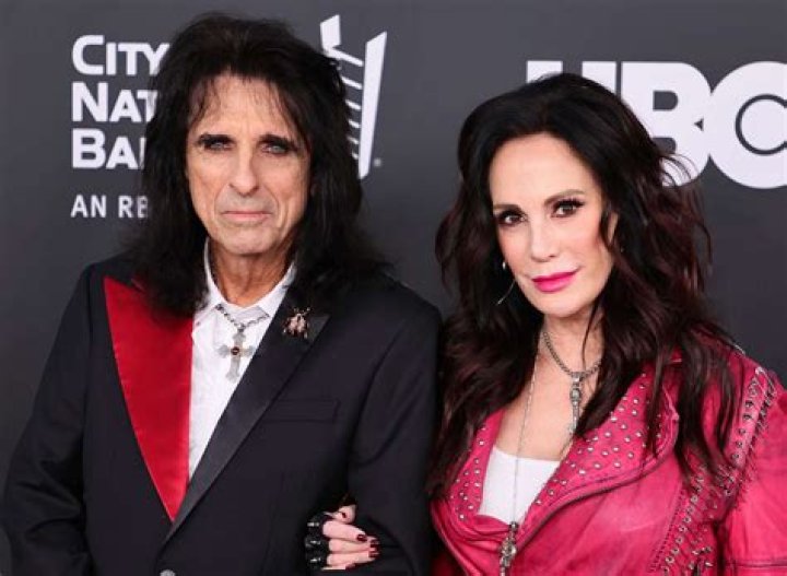 Unveiling Alice Cooper's Son's Name: A Musical Legacy Revealed